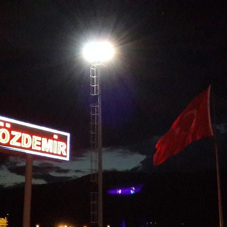 Ozdemir Hotel Pamukova ภายนอก รูปภาพ